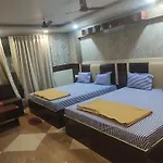 Goroomgo Hotel Tara Lodge Grand Road Near Temple - Best Selling