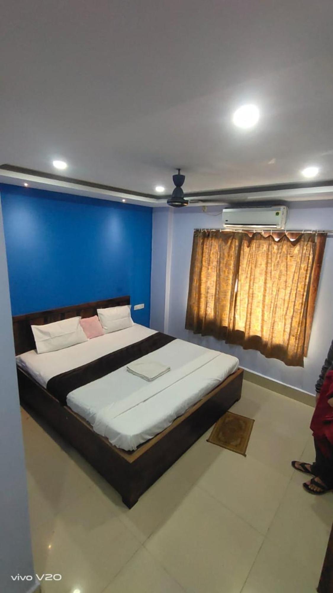 Goroomgo Tara Grand Road Near Temple - Best Selling Puri
