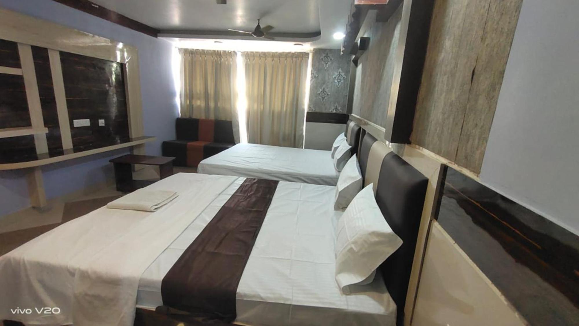 Hotel Goroomgo Tara Grand Road Near Temple - Best Selling 3*