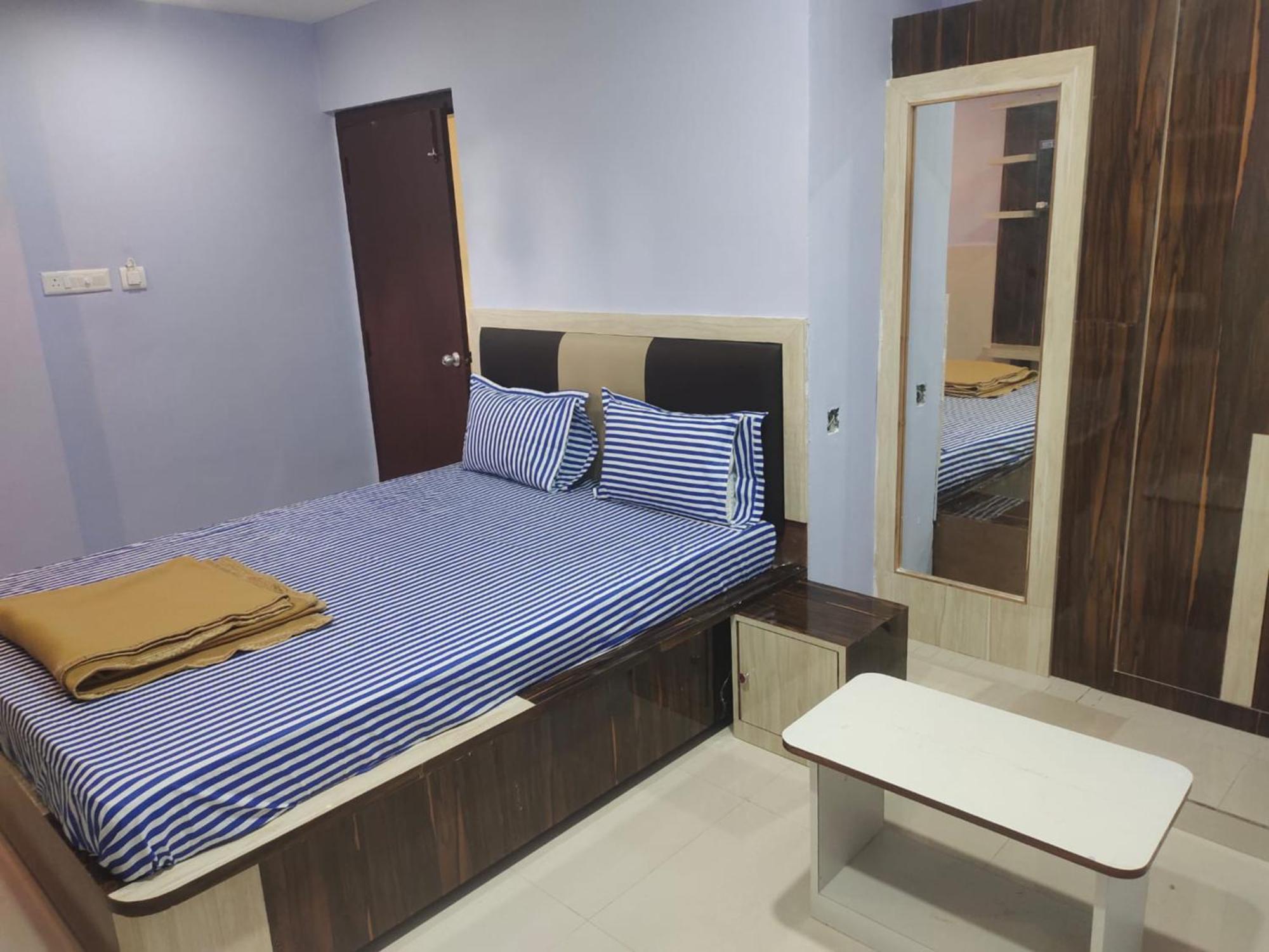 Hotel Goroomgo Tara Grand Road Near Temple - Best Selling