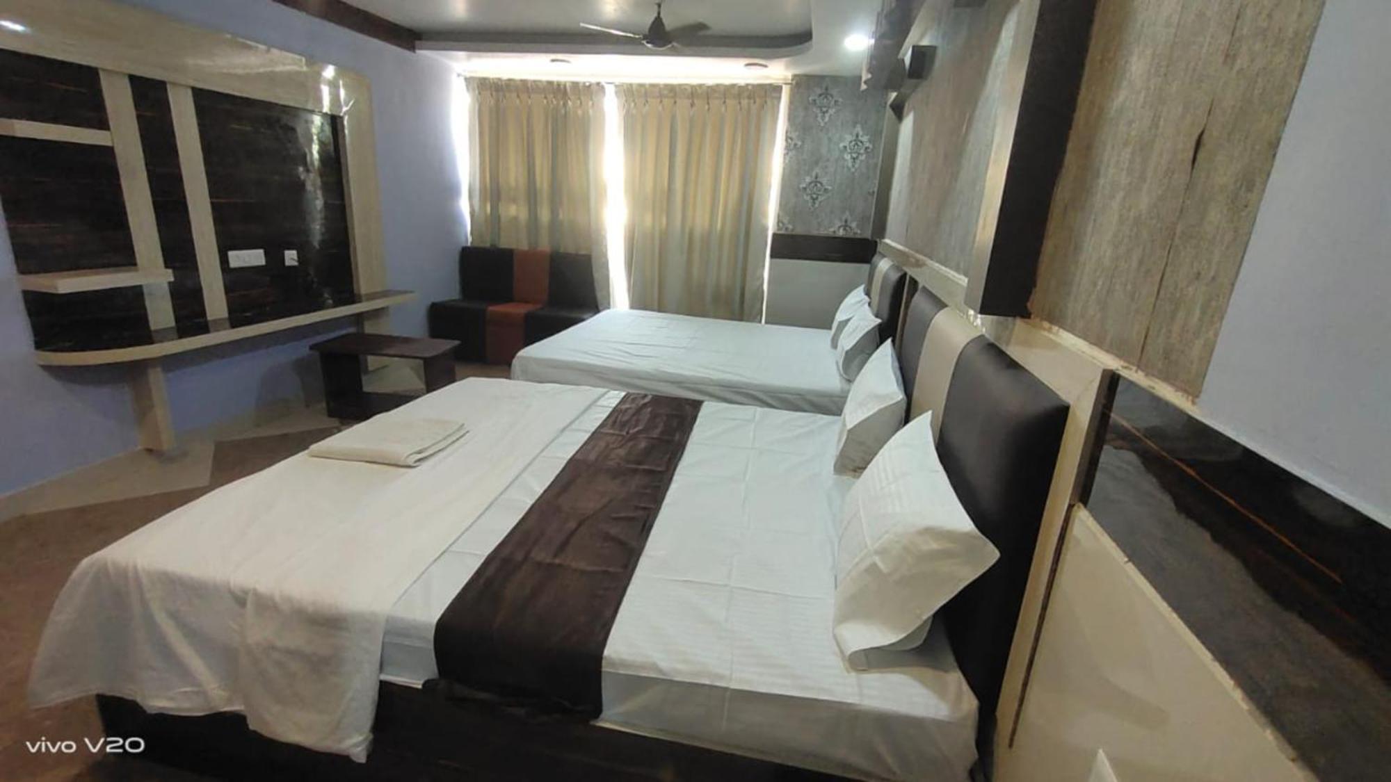 Goroomgo Tara Grand Road Near Temple - Best Selling Puri