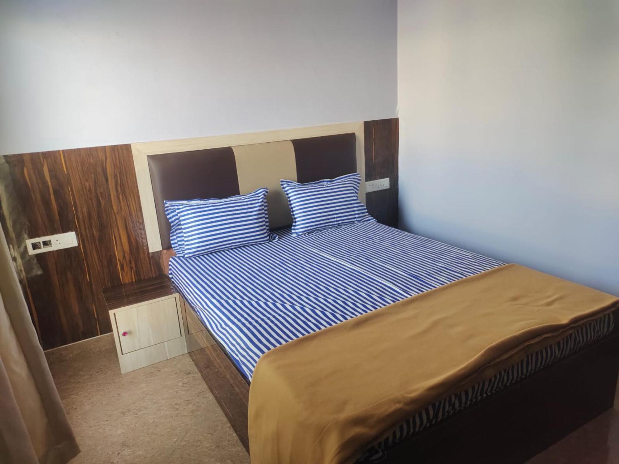Hotel Goroomgo Tara Grand Road Near Temple - Best Selling 3*